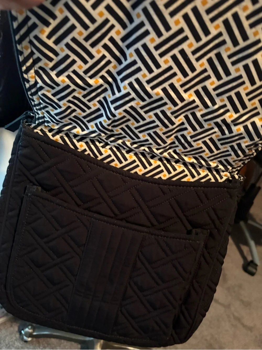 Black Vera Bradley quilted crossover 49 inch.  10 x 12x3 🖤